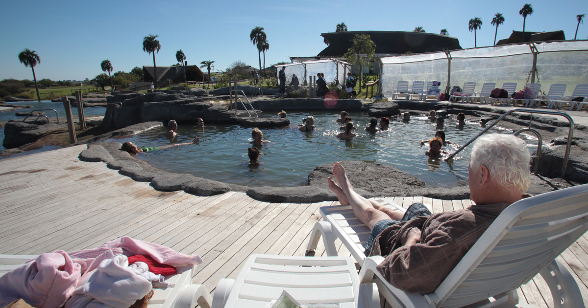 La escapada ideal a solo 4 horas de Buenos Aires: termas, casino y paz entre colinas