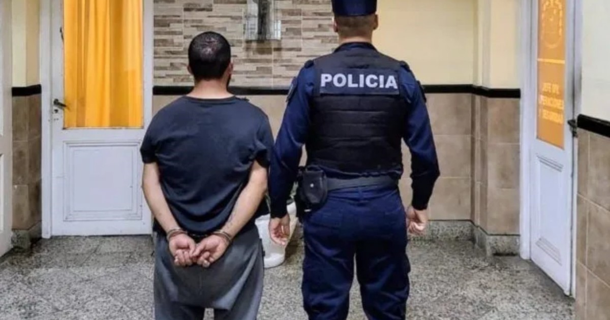 Salió en libertad y a la hora lo volvieron a meter preso: lo descubrieron intentando robar un auto