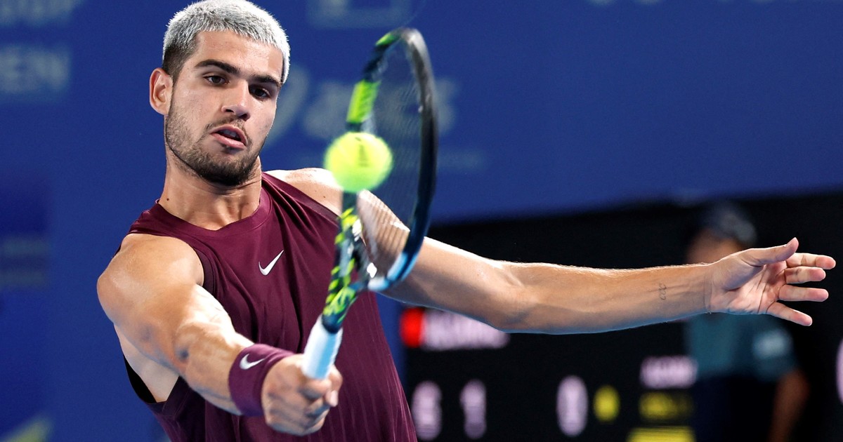 Carlos Alcaraz hizo el punto del año y avanzó a semifinales del ATP 500 de Tokio: “He jugado increíble hoy”