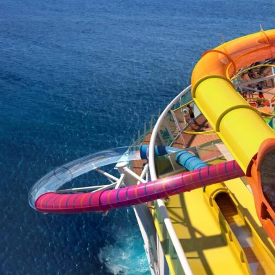 Pánico en el crucero más grande del mundo: se rompió un  tobogán acuático y un pasajero resultó herido