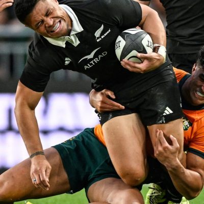 Los All Blacks estiraron su invicto en Eden Park y bajaron a los Wallabies de la cima del Rugby Championship