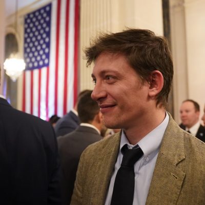 Bajo control de Santiago Caputo, el fondo fueguino zafó de la motosierra de Javier Milei